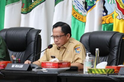 Menteri Dalam Negeri (Mendagri), Muhammad Tito Karnavian dalam Rakor Pengendalian Inflasi Daerah yang Kementerian Dalam Negeri (Kemendagri), Jakarta, Senin (6/3). Foto: Puspen Kemendagri