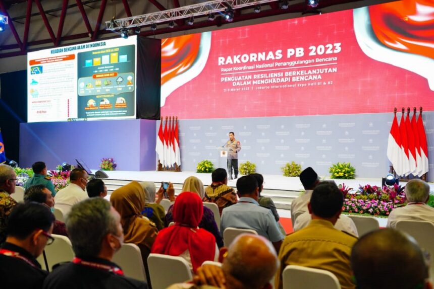 Kapolri Jenderal Listyo Sigit Prabowo menekankan pentingnya penguatan manajemen risiko bencana alam di Indonesia. Disampaikan Kapolri dalam Rakornas Badan Nasional Penanggulangan Bencana (BNPB), Jakarta, Kamis (2/3). Foto: Divhumas Polri