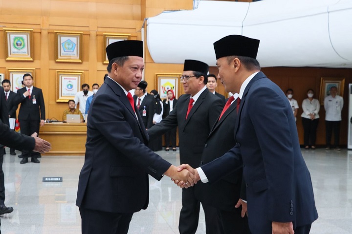 Menteri Dalam Negeri, Muhammad Tito Karnavian (kiri). Foto: Dok Puspen Kemendagri