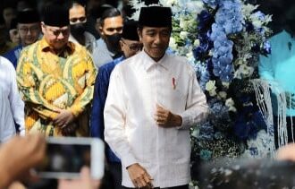 Presiden Joko Widodo (Jokowi) menghadiri silaturahmi ramadan para ketua umum (Ketum) partai politik (Parpol) pemerintah di Kantor DPP PAN, Jakarta Selatan.