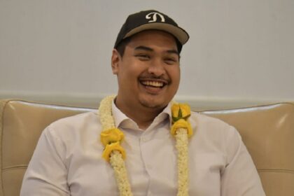 Presiden Joko Widodo memberikan tiga arahan kepada Ario Bimo Nandito Ariotedjo atau Dito Ariotedjo, Menteri Pemuda dan Olahraga yang baru dilantik di Istana Negara, Jakarta, Senin, 3 April 2023. Arahan pertama adalah agar Dito menyiapkan tim Indonesia pada ajang olahraga SEA Games dan Asian Games dengan efisien. Foto: Kemenpora