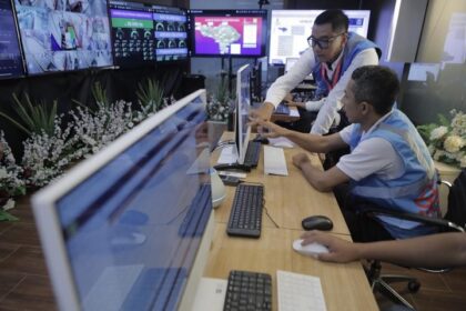 Direktur Utama PT PLN (Persero), Darmawan Prasodjo didapuk menjadi “The Most Reputable CEO in Digital Platform 2023” dalam perhelatan 12th Infobank Digital Brand Recognition 2023. Foto: Dok PT PLN