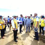 Menteri Pekerjaan Umum dan Perumahan Rakyat (PUPR) Basuki Hadimuljono meninjau progres pembangunan Jalan Tol Solo - Yogyakarta Senin (3/4).