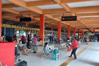 Terminal Kampung Rambutan, Kecamatan Ciracas, Jakarta Timur bersiap hadapi keberangkatan penumpang pada mudik Lebaran 2023. Foto: Joesvicar Iqbal/ipol.id