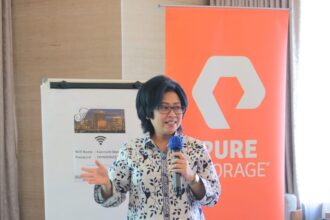 Catharina Hadiningtyas, Country Manager, Indonesia, Pure Storage saat pemaparan dalam kegiatan yang menghadirkan teknologi dan layanan data storage tercanggih di dunia dan sekaligus mengumumkan peluncuran FlashBlade//E™di Jakarta, belum lama ini. Foto: Pure Storage®