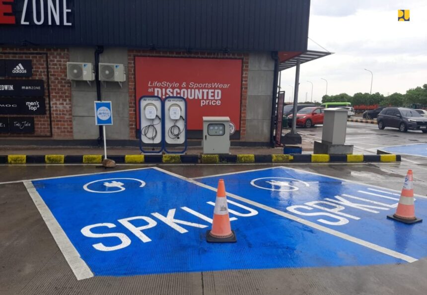 Kementerian PUPR dan BUJT Siapkan Charging Station di 14 Rest Area Jalan Tol untuk Pemudik dengan Mobil Listrik. Foto/istimewa