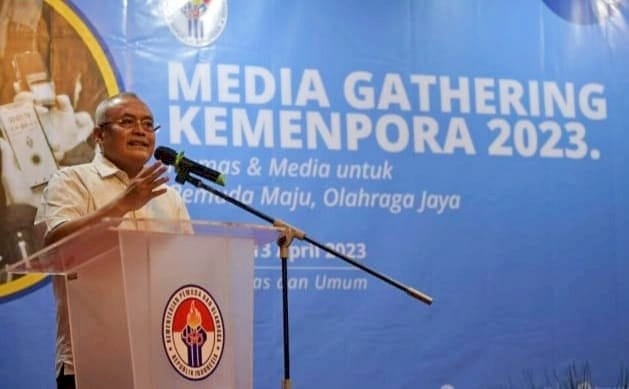 Gunawan Suswantoro (Sesmenpora RI) Saat Memberikan Sambutan Media Gathering, Kamis (13/4) di Kawasan Melawai Jakarta Pusat