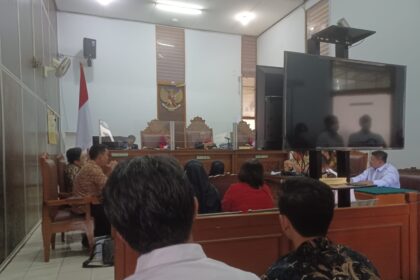 PT Kharisma Serasi Jaya (KSJ) menghadirkan Pakar Hukum Prof. Rehngena Purba yang merupakan mantan Hakim Agung terkait perkara PT Pernod Ricard Indonesia. Foto: Joesvicar Iqbal.