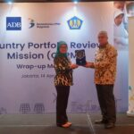 PT PLN (Persero) mendapat penghargaan dari Asian Development Bank (ADB) atas kesuksesannya mengimplementasikan pembiayaan berbasis hasil atau Result-Based Lending (RBL) terhadap proyek energi berkelanjutan. Foto: PT PLN.