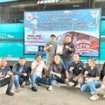 Ganjaran Buruh Berjuang (GBB) menggelar kegiatan mudik gratis bagi rekan sesama buruh dan para pekerja. Program bernama “Mudik Asyik Ganjaran Buruh Berjuang” kerjasama dengan Asiando Travel dan Putra Gemilang Trans di Cikampek, Karawang, Jawa Barat, Rabu (19/4). Foto: GBB