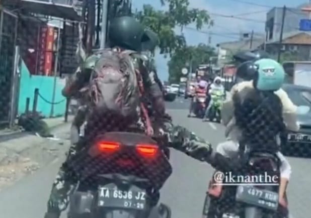 Oknum anggota TNI AU yang diduga menendang pemotor perempuan di kawasan Jatiwarna, Bekasi, Jawa Barat, telah meminta maaf. Foto: Ist