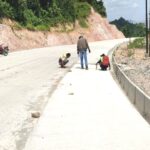 Preservasi jalan nasional Batas Kabupaten Konawe Utara/Konawe-Pohara di Provinsi Sulawesi Tenggara. Foto: Kementerian PUPR.