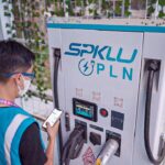 PT PLN (Persero) telah menyiapkan 108 charging station atau Stasiun Pengisian Kendaraan Listrik Umum (SPKLU) untuk menunjang kebutuhan 375 unit kendaraan listrik yang disiapkan untuk delegasi, pengamanan maupun operasional dalam KTT ASEAN. Foto: Dok PLN.