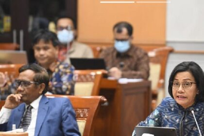 Menteri Keuangan (Menkeu) Sri Mulyani Indrawati dan Menko Polhukam Mahfud MD. Foto: Kemenkeu