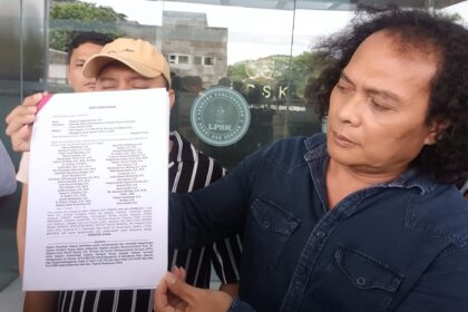 Tim penasihat hukum Sugeng, Deolipa Yumara saat di Lembaga Perlindungan Saksi dan Korban (LPSK), Senin (10/4). Foto: Dok Deolipa