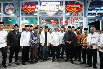 Menteri Agama Yaqut Cholil Qoumas ikut melepas ekspor perdana makanan siap saji yang dilakukan PT Halalan Thayyiban Indonesia Tbk (HATI) ke Arab Saudi.