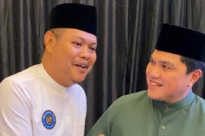 Ketua Umum Dewan Pimpinan Pusat Loyalis Erick Thohir (DPP LETHO) Anshar Ilo tampil bersama Menteri BUMN yang juga Dewan Pembina FAI, Dr. H.C Erick Thohir. Foto: Dok Pribadi