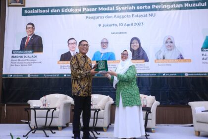 Sosialisasi dan edukasi pasar modal syariah dihadiri Kepala Eksekutif Pengawas Pasar Modal, Keuangan Derivatif, dan Bursa Karbon OJK, Inarno Djajadi bersama Ketua Umum Pengurus Pusat Fatayat NU, Margaret Aliyatul Maimunah serta Anggota Komisi XI DPR-RI, Ela Siti Nuryamah. Foto: OJK