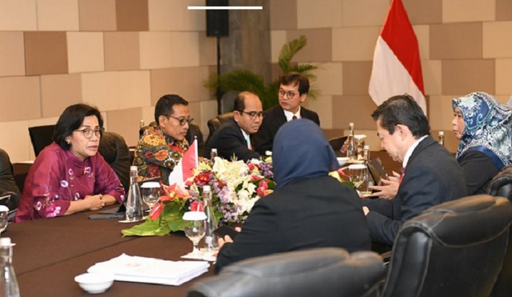 Menteri Keuangan (Menkeu) Sri Mulyani Indrawati bertemu secara bilateral dengan Dato Amin Liew Abdullah, Menteri Ekonomi dan Keuangan Brunei Darussalam, di Nusa Dua, Bali, akhir pekan kemarin.