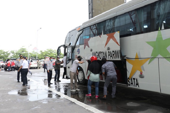 Berdasarkan hasil verifikasi dokumen, pada arus mudik terdapat kelebihan peserta sebanyak 5.984 penumpang, karena targetnya adalah 11.120 penumpang, namun peserta yang terdaftar sebanyak 17.104 penumpang. Pada arus balik dari target 8.160 penumpang, peserta yang terdaftar sebanyak 11.402 penumpang, terdapat kelebihan peserta sebanyak 3.242 penumpang.