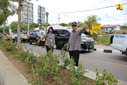 Menteri PUPR, Basuki Hadimuljono, meninjau pekerjaan infrastruktur dan fasilitas yang akan digunakan untuk mendukung pelaksanaan Konferensi Tingkat Tinggi (KTT) ASEAN. Foto: PUPR
