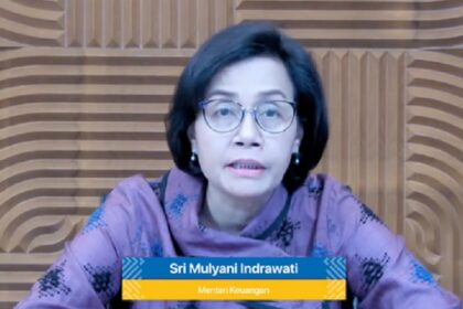 Menkeu Sri Mulyani menyampaikan inflasi Maret turun. Foto: Kemenkeu