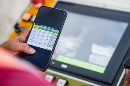Demi kenyamanan para pemudik dimohon agar tidak membeli tiket di calo. Selain online, pemudik dapat membeli tiket di gerai retail seperti Alfamart, Indomaret, Agen BRILink, dan lainnya.