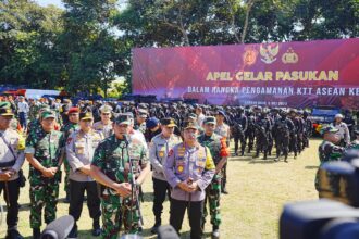 Panglima TNI Laksamana Yudo Margono saat memimpin Apel Gelar Pasukan dalam rangka pengamanan Konferensi Tingkat Tinggi (KTT) ASEAN di Labuan Bajo, Nusa Tenggara Timur (NTT). Foto: Puspen TNI.