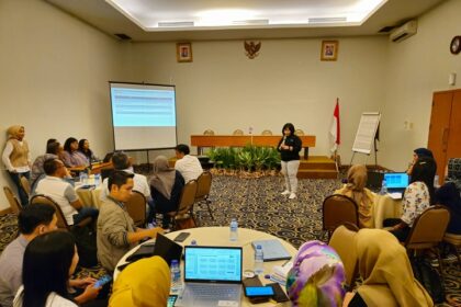 PT Asuransi BRI Life meningkatkan kompetensi pekerja di lini layanan pada Kantor Layanan BRI Life yang tersebar di 26 kota di seluruh Indonesia. Foto: BRI Life