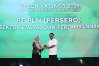 PT PLN (Persero) mendapatkan predikat Green Ratings terbaik di Indonesia pada sektor energi dan pertambangan atas upaya perseroan dalam melakukan transisi energi. Predikat ini diberikan oleh CNBC Indonesia Research kepada PLN pada acara Green Economic Forum 2023,