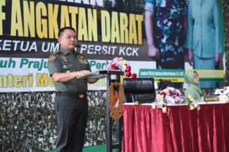 Kepala Staf Angkatan Darat (Kasad) Jenderal TNI Dudung Abdurachman saat mengunjungi di Markas Yonif 512/QY, Malang, Jawa Timur, Rabu (3/5). Foto: Dispenad