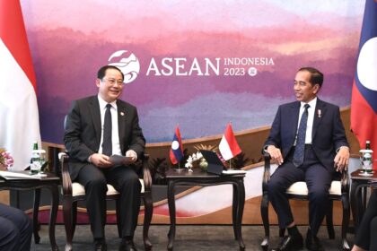 jokowi laos