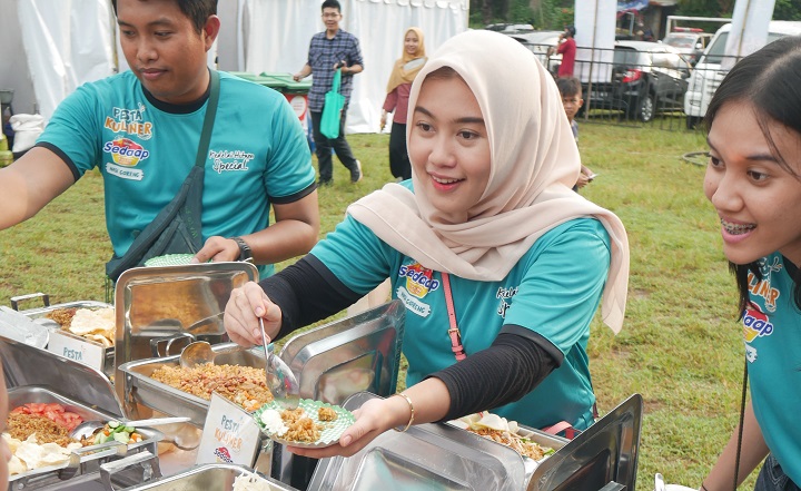 Festival Kuliner Sedaap kali ini menyajikan beragam menu nasi goreng yang enak dari para UMKM pedagang nasi goreng yang telah dikurasi. Foto; Wings Food