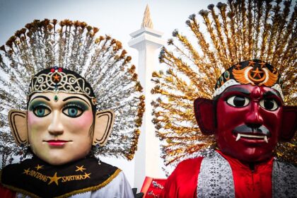 Ondel-ondel menjadi ikon warga Betawi yang merupakan warga asli Ibu Kota. Foto: Wikipedia