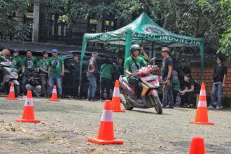Para driver ojek online antusias mengikuti pelatihan safety riding yang digelar Komunitas Ojek Online (Kajol) Indonesia