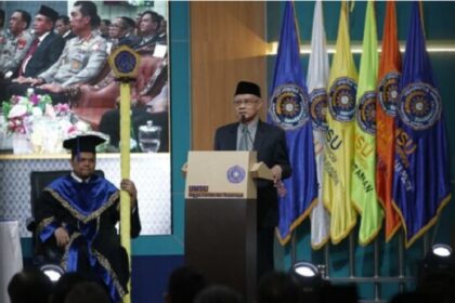 UMSU mengukuhan Irjen Polisi Dadang Hartanto SIK M.Si sebagai guru besar (profesor) bidang Ilmu Administrasi Publik. Foto: PP Muhammadiyah