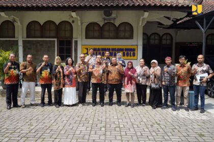 Salah satu bendungan dalam tahap persiapan konstruksi adalah Bendungan Karangnongko yang berada di perbatasan Kabupaten Bojonegoro, Jawa Timur dan Kab.Blora, Jawa Tengah.