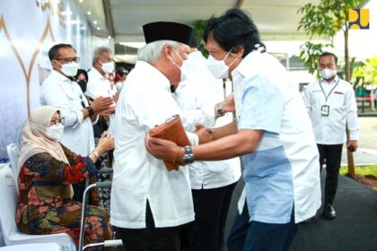 Kementerian Pekerjaan Umum dan Perumahan Rakyat (PUPR) menggelar kegiatan Halal Bihalal di kantor Kementerian PUPR, Selasa (2/5), baik secara luring maupun daring.