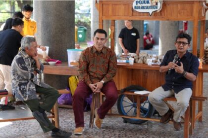 Diskusi Pojok Bulaksumur yang bertajuk Pemilu 2024: Antara Penegakan Hukum dan Keberpihakan Ekonomi, Jumat (26/5), di selasar timur Gedung Pusat UGM