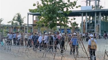 Kawat berduri di pasang di Al Zaitun. Foto/ist