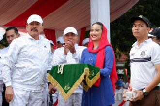 Jaksa Agung ST Burhanuddin (kiri) dalam pembukaan Pekan Olah Raga (POR) Hari Bhakti Adhyaksa (HBA) ke-63 Tahun 2023 di Lapangan Badiklat Kejaksaan RI, Jakarta Selatan, Senin (26/6). Foto: Yudha Krastawan/ipol.id