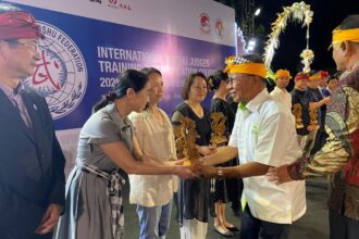 Pengurus Besar Wushu Indonesia (PB WI) pimpinan Airlangga Hartarto sukses menggelar Penataran Juri Wushu Internasional yang menjadi agenda Federasi Wushu Internasional (IWUF) di Discovery Kartika Plaza Hotel Kuta, Bali, 31 Mei hingga 5 Juni 2023.