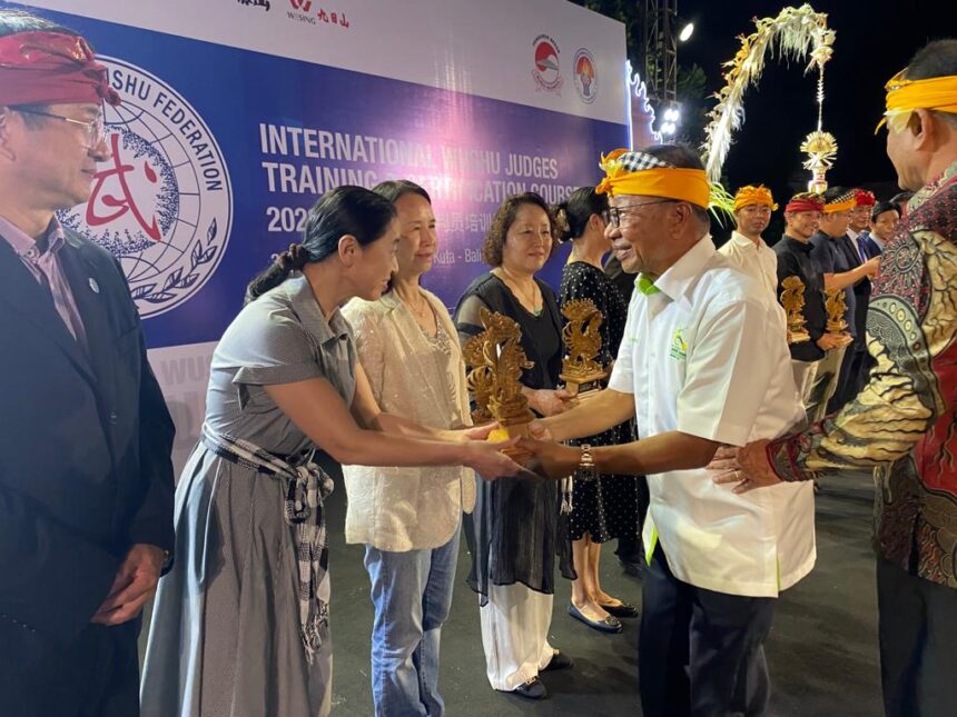 Pengurus Besar Wushu Indonesia (PB WI) pimpinan Airlangga Hartarto sukses menggelar Penataran Juri Wushu Internasional yang menjadi agenda Federasi Wushu Internasional (IWUF) di Discovery Kartika Plaza Hotel Kuta, Bali, 31 Mei hingga 5 Juni 2023.