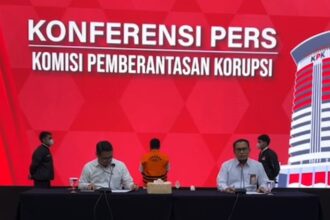 Kabag Pemberitaan KPK, Ali Fikri (kanan) dalam konferensi pers di Gedung Merah Putih, Jakarta Selatan. Foto: Video streaming KPK RI