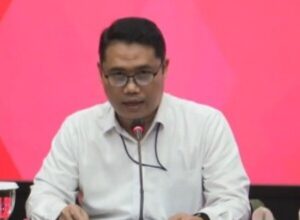Plt Deputi Penindakan dan Eksekusi KPK, Asep Guntur dalam konferensi pers di Gedung Merah Putih, Jakarta, Senin (19/6) malam. Foto: Live streaming YT KPK RI