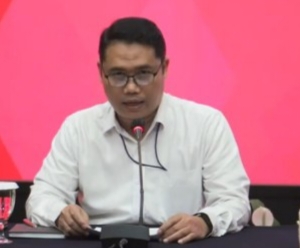Plt Deputi Penindakan dan Eksekusi KPK, Asep Guntur dalam konferensi pers di Gedung Merah Putih, Jakarta, Senin (19/6) malam. Foto: Live streaming YT KPK RI