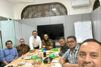 Bacapres Anies Baswedan saat melakukan pertemuan dengan tim 8.(foto dok pribadi)