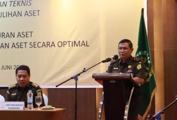 Kepala Pusat Pemilihan Aset (PPA) Kejaksaan Agung Syaifudin Tagamal saat memberikan pembekalan Bimbingan Teknis (Bimtek) terkait pemulihan dan penulusuran aset. Foto: Puspenkum Kejaksaan Agung