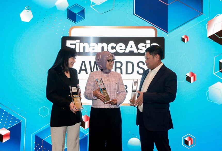 Bank Mandiri dinobatkan sebagai Best Indonesia’s Sustainable Bank, Best Indonesia’s ESG Impact dan Most Innovative Use of Technology in Indonesia. Foto: Bank Mandiri