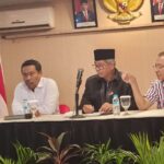 Tim sembilan anggota PB PGRI menanggapi serius adanya mosi tidak percaya dari sejumlah pengurus Persatuan Guru Republik Indonesia (PGRI) provinsi terhadap kepemimpinan Ketua Umum PB PGRI sekarang di Jakarta, Jumat (16/6). Foto: Ist